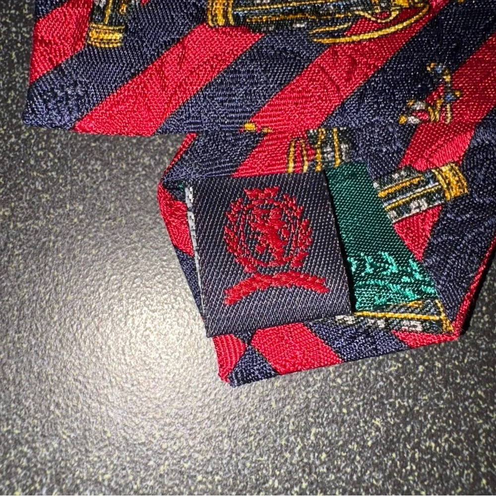 Vintage Tommy Hilfiger Golf Red Blue Tie Necktie Made in USA Italian Silk 4”x58”